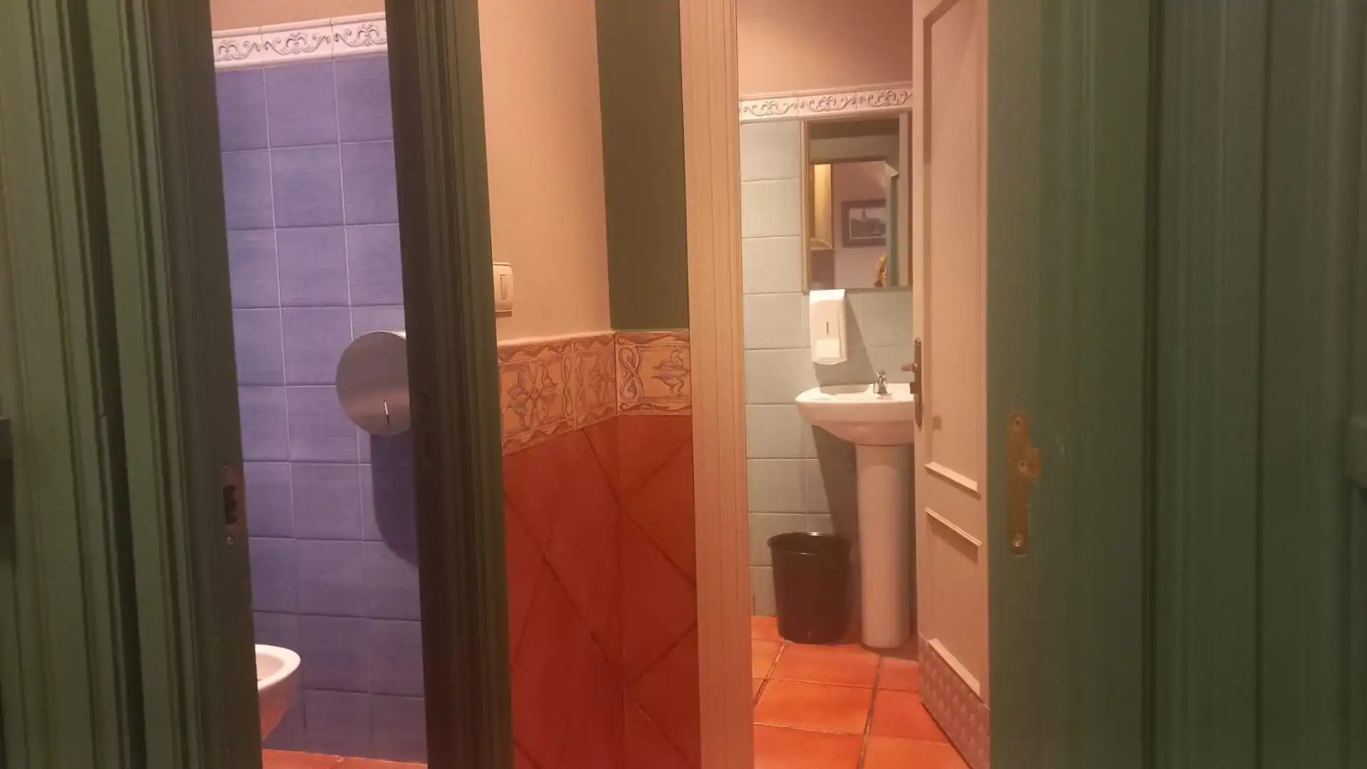 Bany de Local en venda en Portugalete amb Terrassa i Moblat