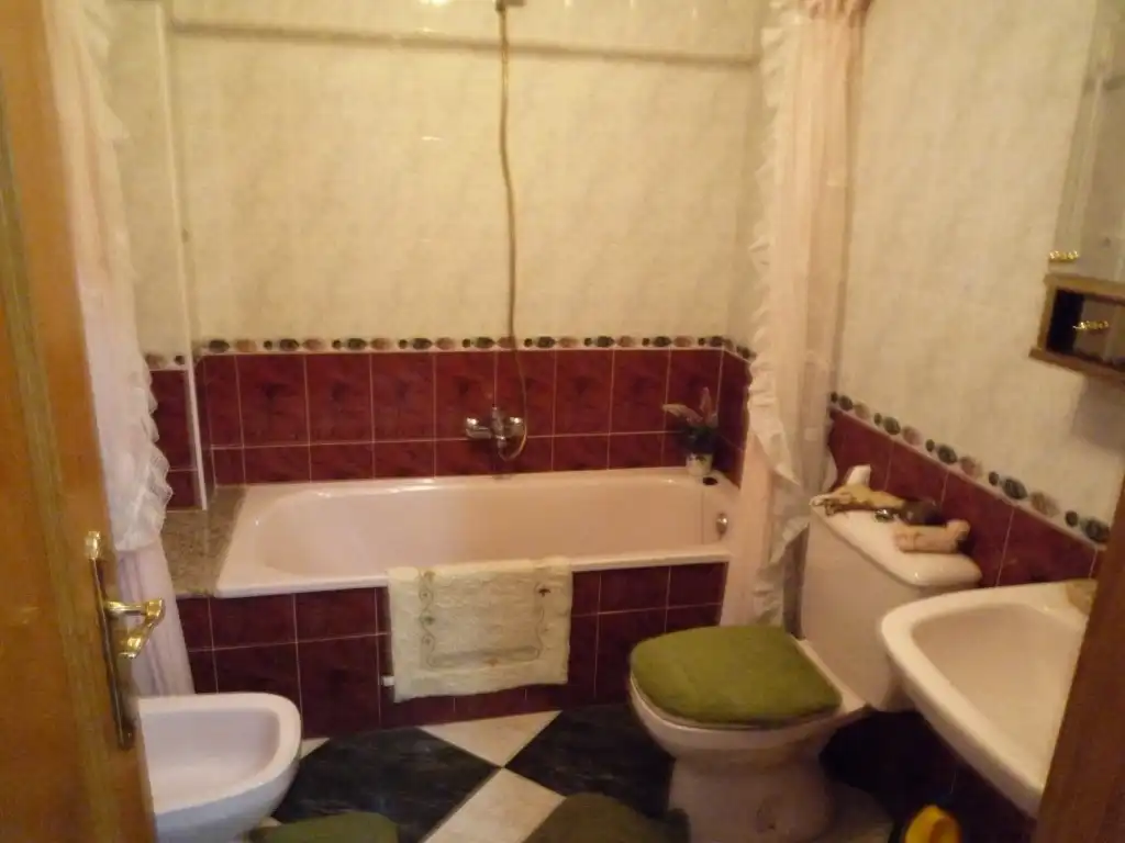Bathroom of Flat for sale in Cacabelos