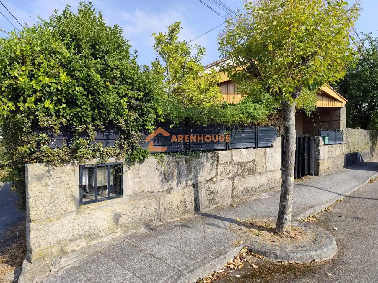 Vista exterior de Casa o chalet en venta en Ourense Capital  con Calefacción, Jardín privado y Trastero