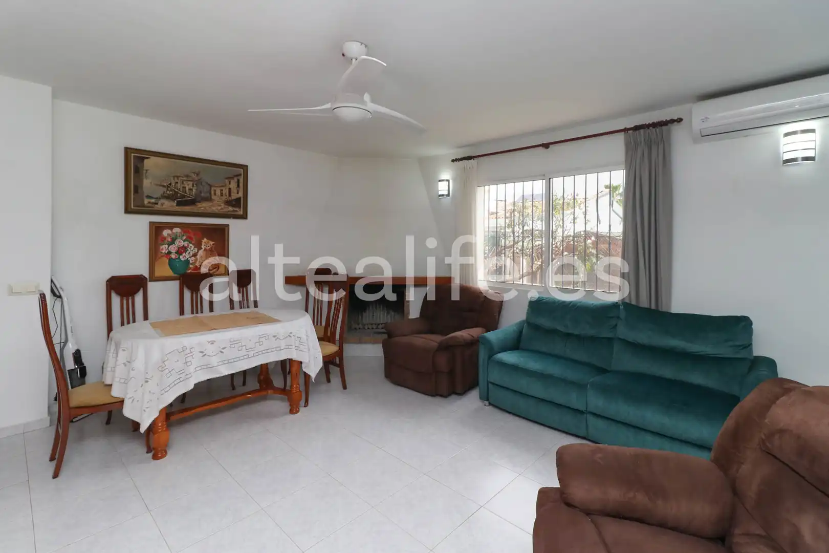 Living room of Houses for sale in L'Alfàs del Pi  with Air Conditioner, Private garden and Terrace