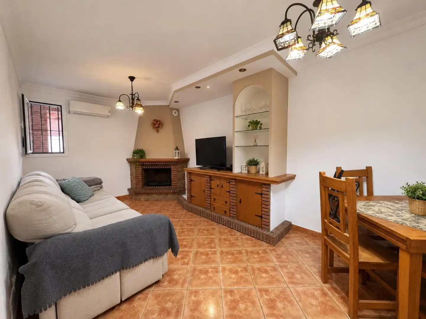Sala d'estar de Casa adosada en venda en San Pedro - Gabriel Miró - María Guerrero