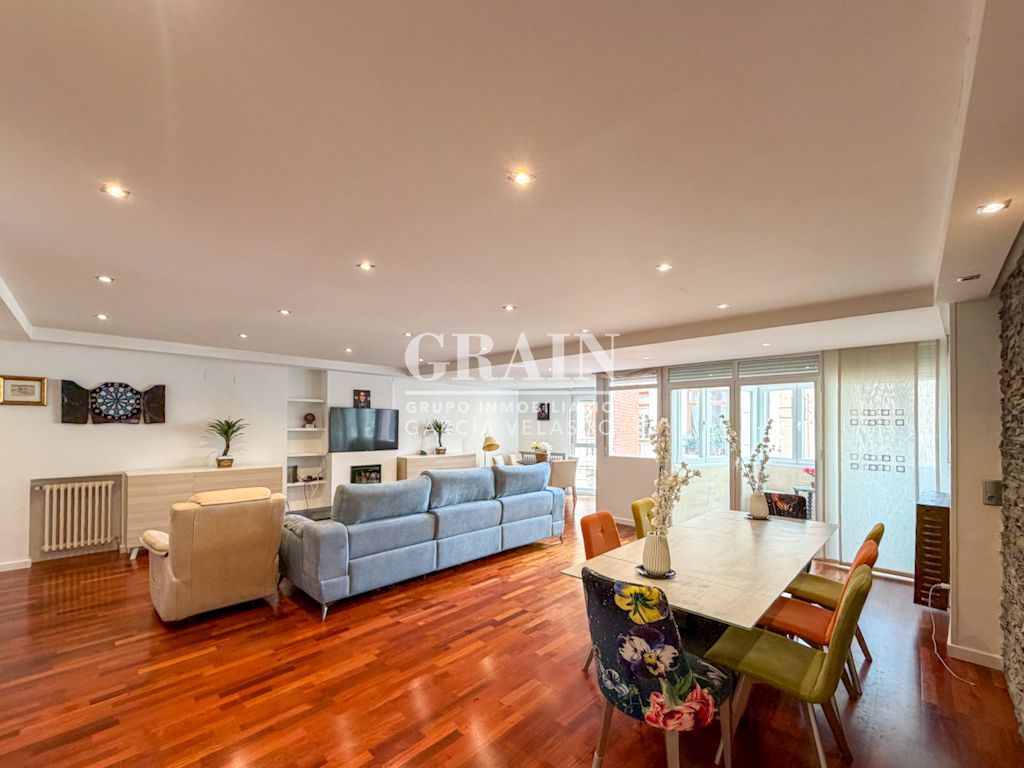 Sala d'estar de Pis en venda en  Albacete Capital amb Aire condicionat, Calefacció i Parquet