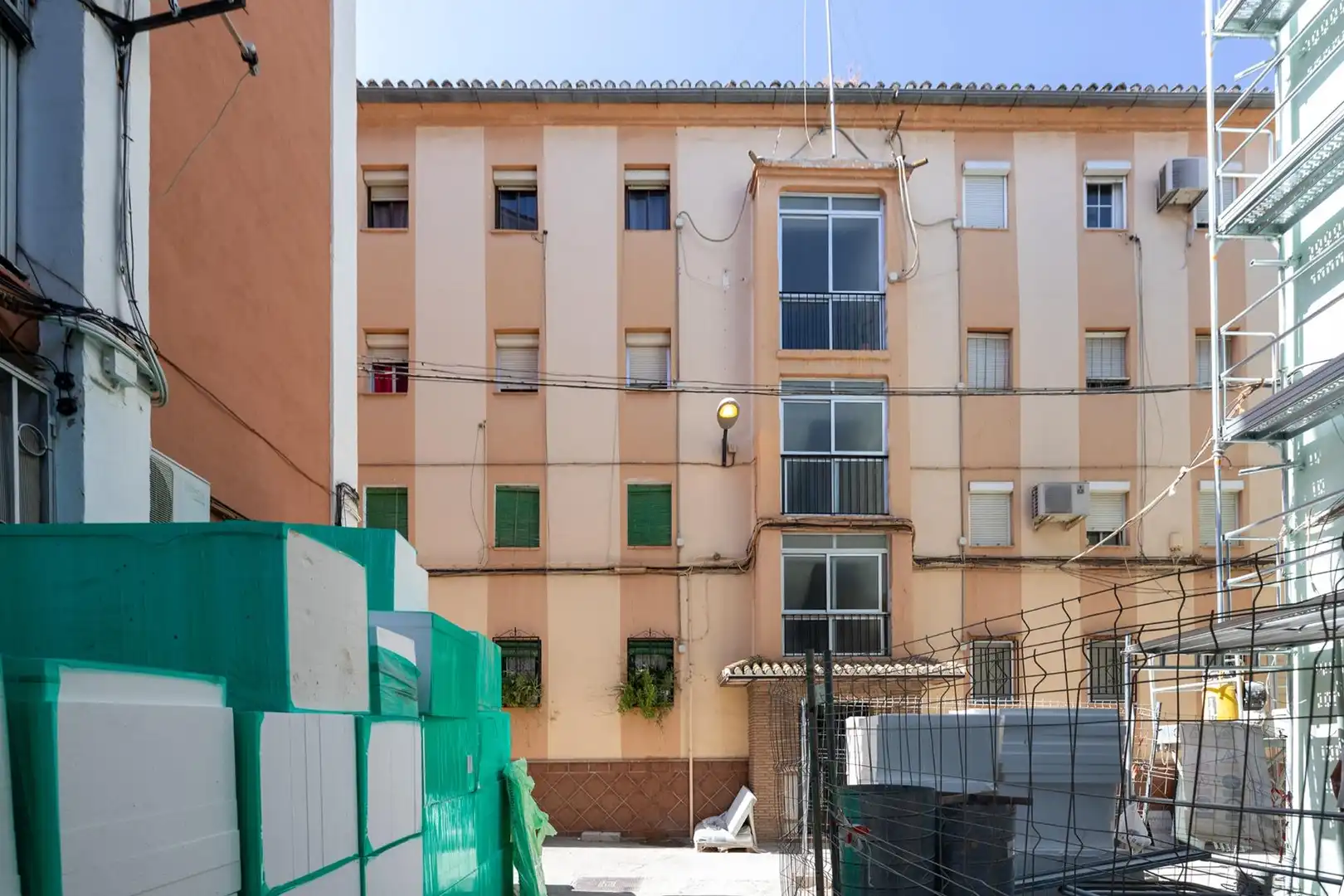 Vista exterior de Piso en venta en Granada