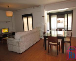 Sala d'estar de Apartament en venda en León Capital  amb Calefacció i Terrassa