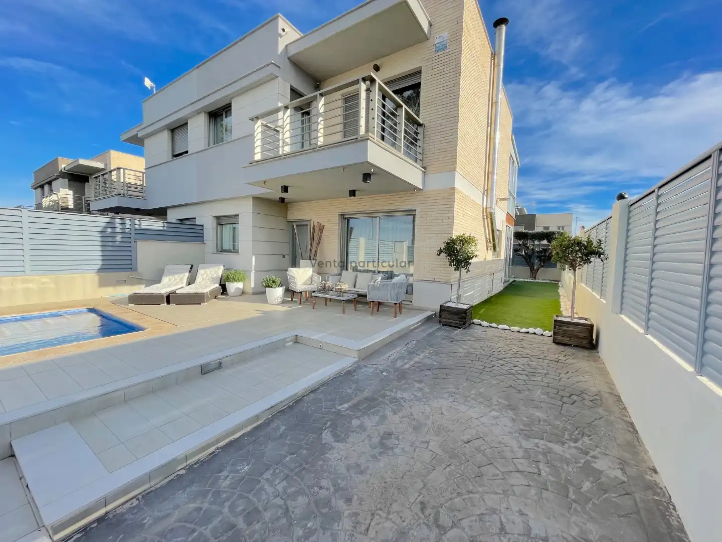 Casa aparellada amb jardí en venda a Avinguda Vicente Cañada Blanch 150