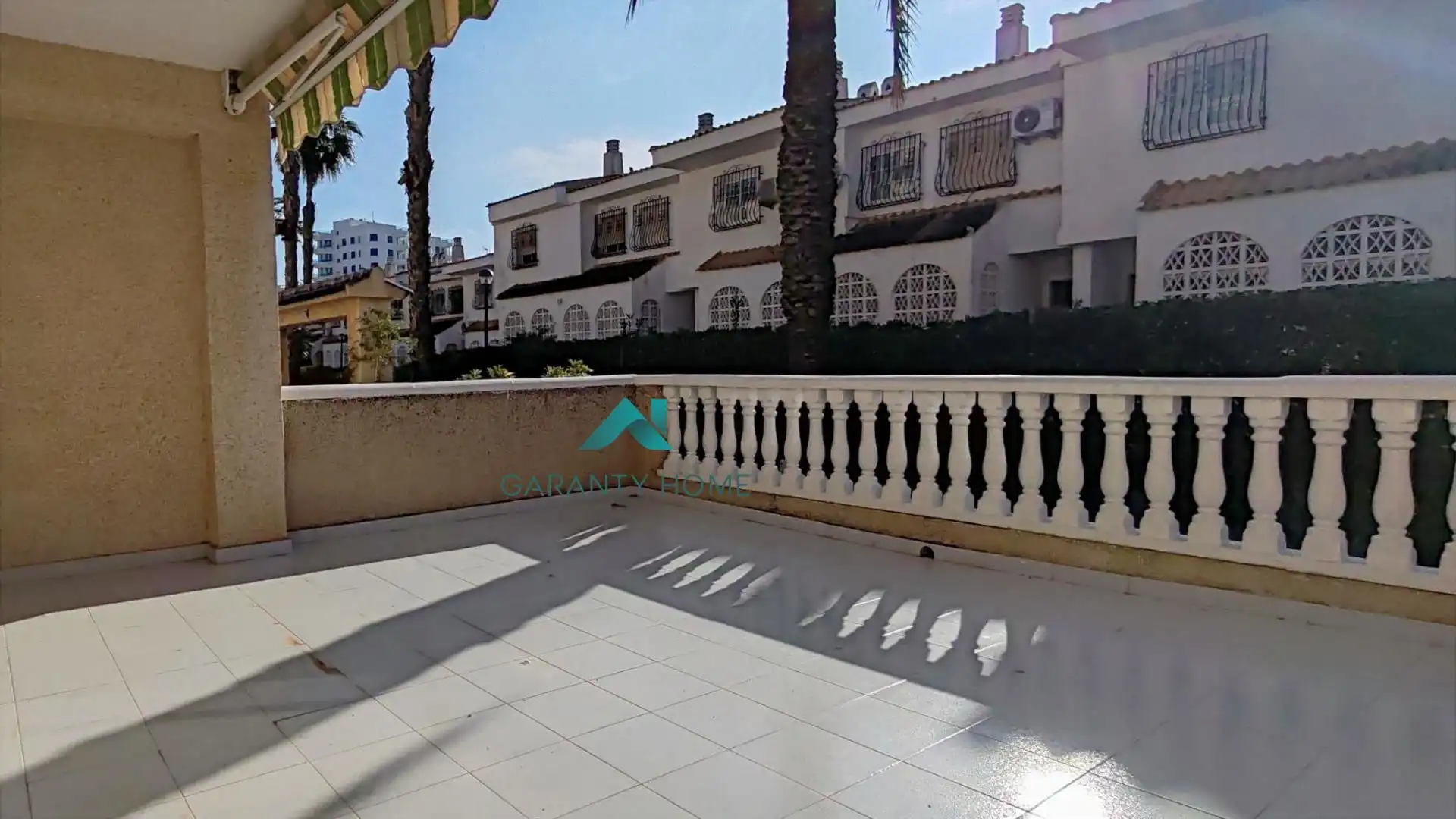 Terraza de Planta baja en venta en La Manga del Mar Menor con Jardín privado, Amueblado y Balcón