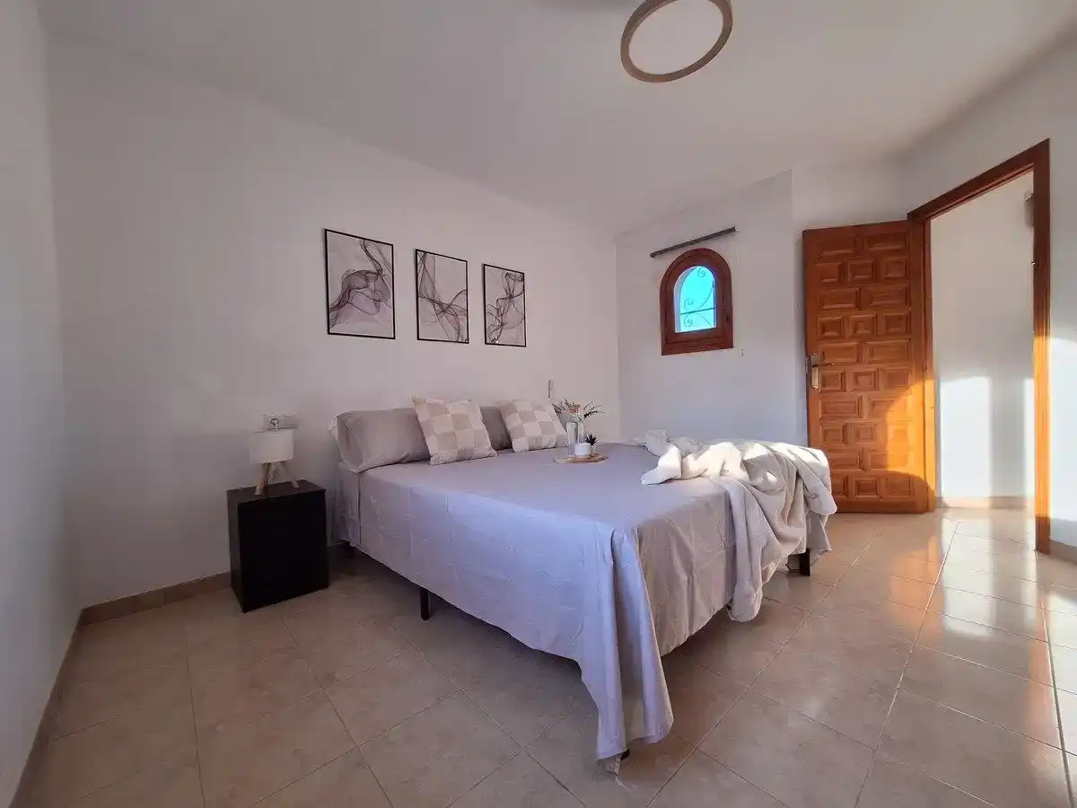 Schlafzimmer von Wohnung zur Miete in Dénia mit Klimaanlage, Schwimmbad und Möbliert