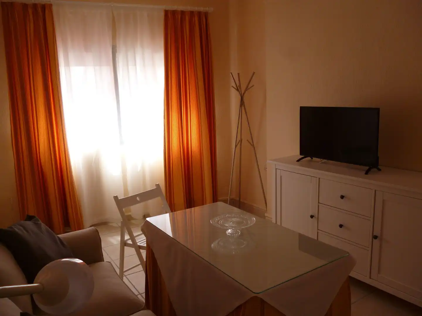Living room of Flat for rent in Algeciras  with Furnished