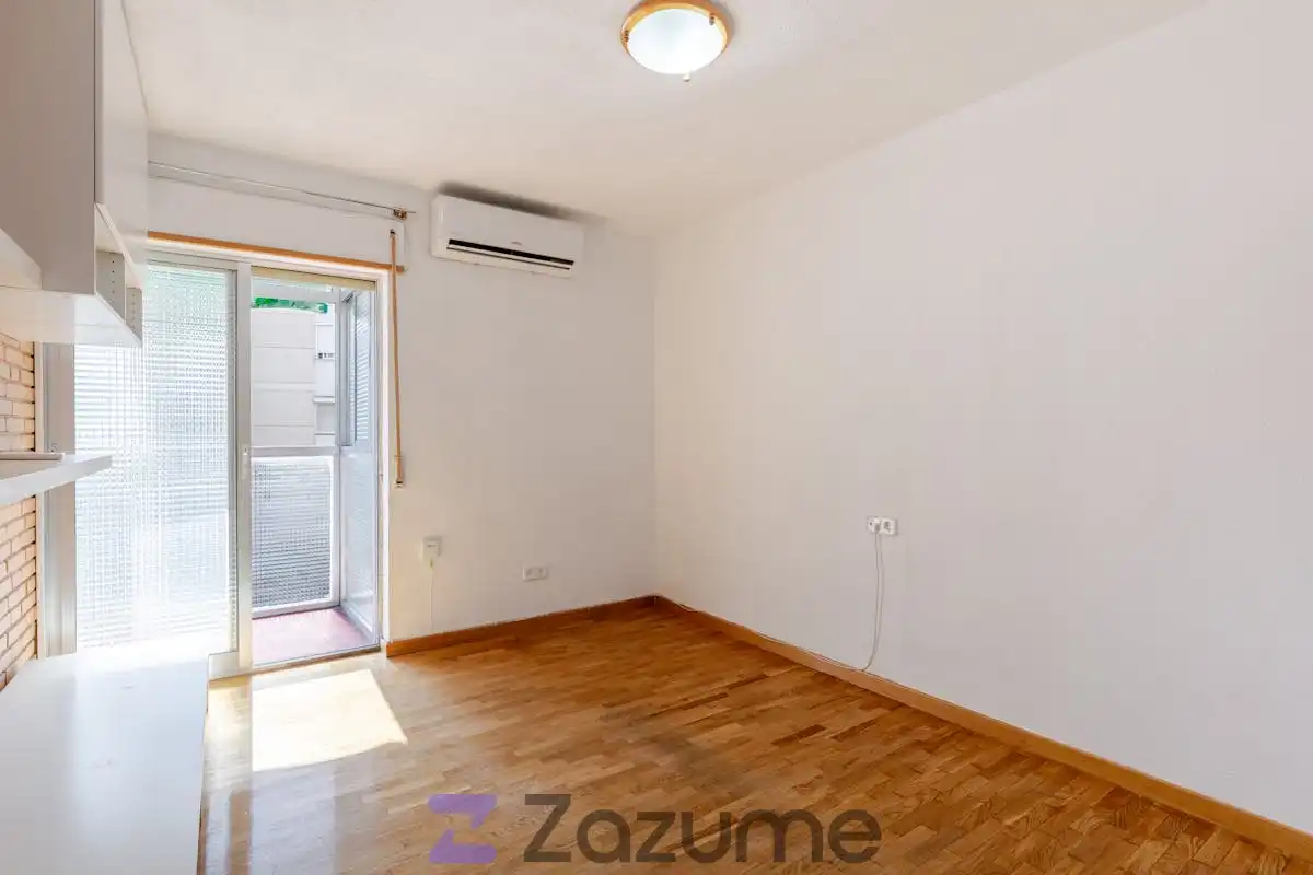 Dormitori de Pis de lloguer en Madrid amb Aire condicionat, Parquet i Terrassa