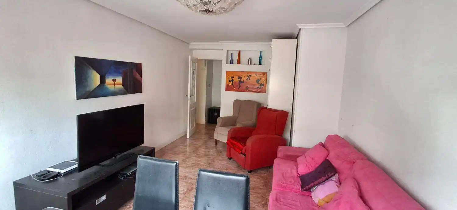 Sala d'estar de Pis en venda en Valladolid amb Calefacció i Terrassa