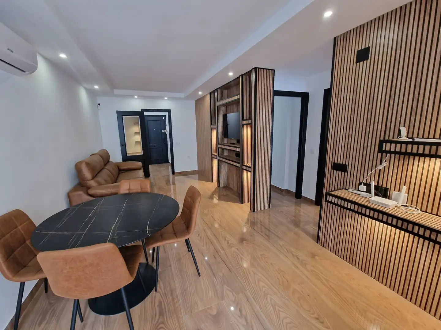 Sala d'estar de Apartament en venda en Torrevieja amb Aire condicionat, Terrassa i Moblat