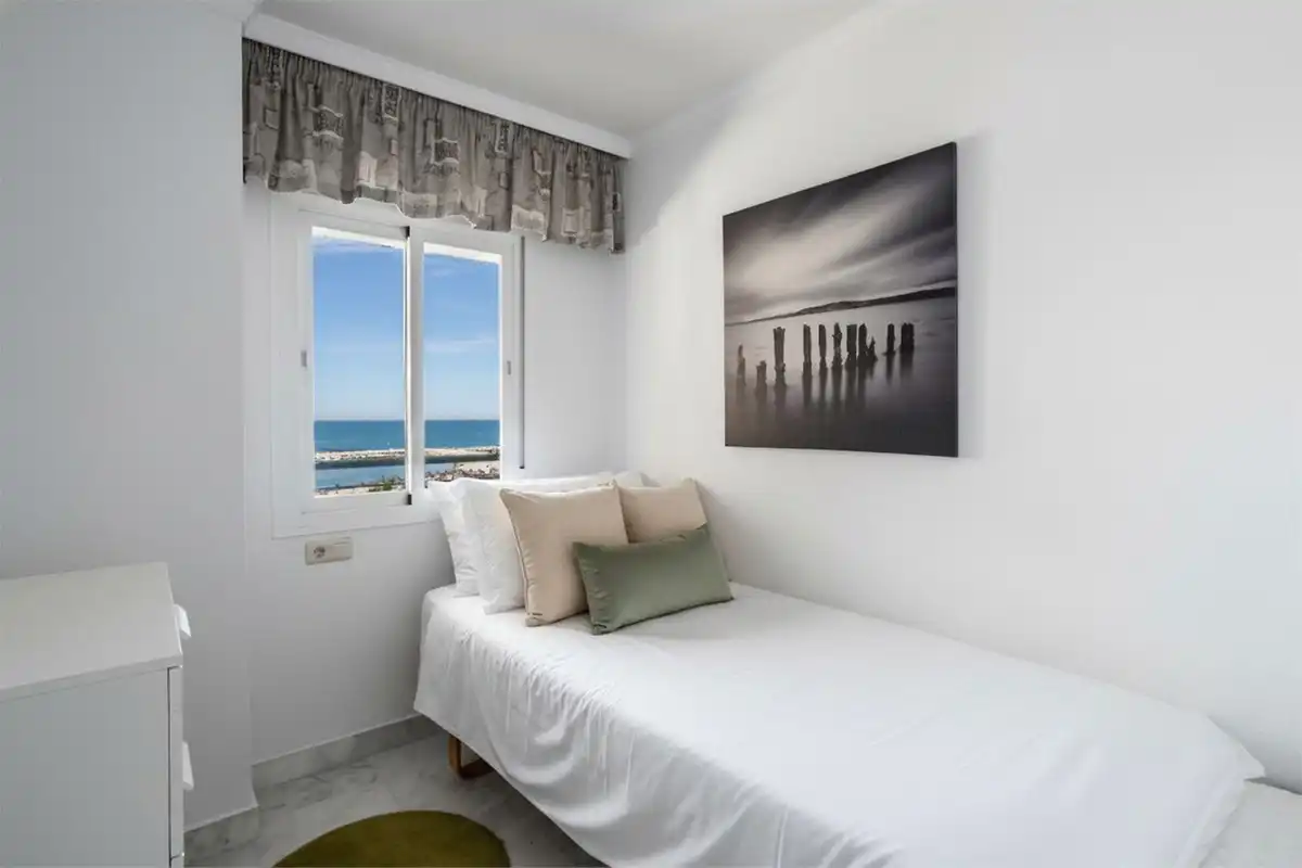 Schlafzimmer von Wohnungen zum Verkauf in Fuengirola mit Klimaanlage, Heizung und Terrasse