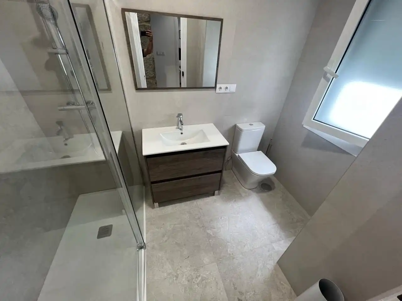 Baño de Piso para compartir en Ourense Capital  con Calefacción, Amueblado y Balcón