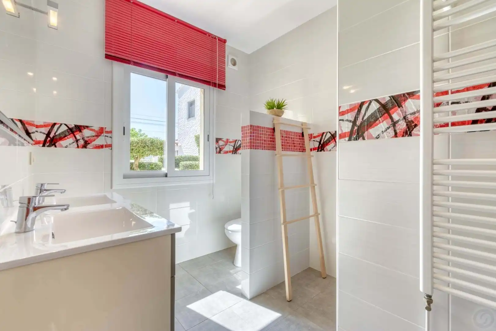 Baño de Casa o chalet en venta en Empuriabrava con Aire acondicionado, Calefacción y Jardín privado