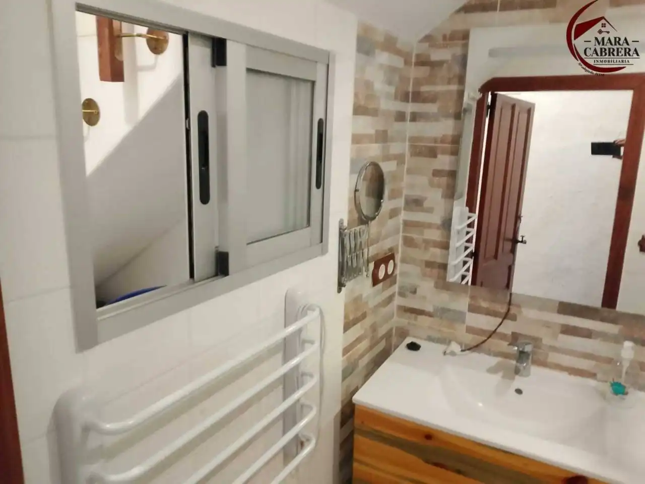 Badezimmer von Haus oder Chalet zum Verkauf in Piles mit Klimaanlage, Heizung und Terrasse