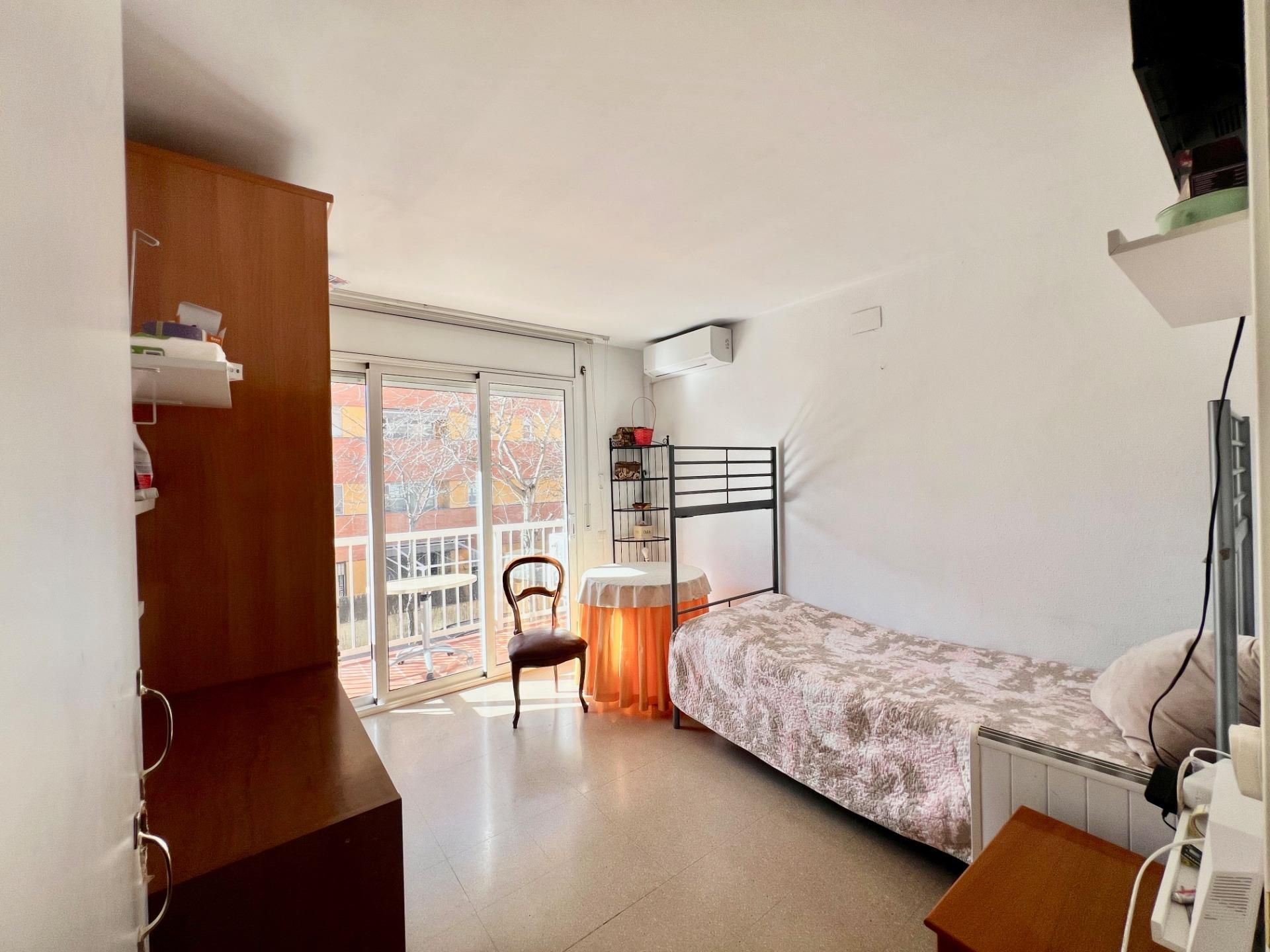Habitación de Piso en venta en Sabadell con Aire acondicionado, Trastero y Balcón