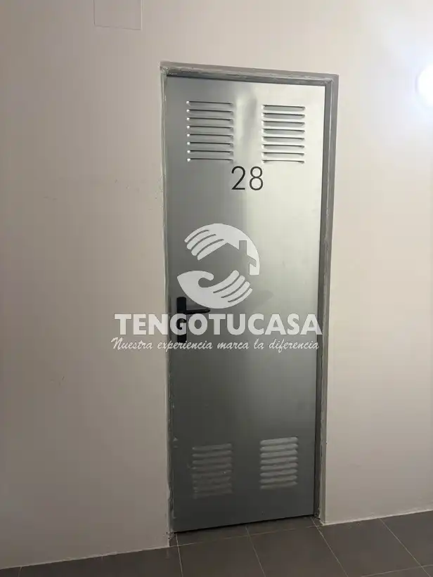 Parkplatz von Wohnung zur Miete in Madrid mit Klimaanlage, Heizung und Privatgarten