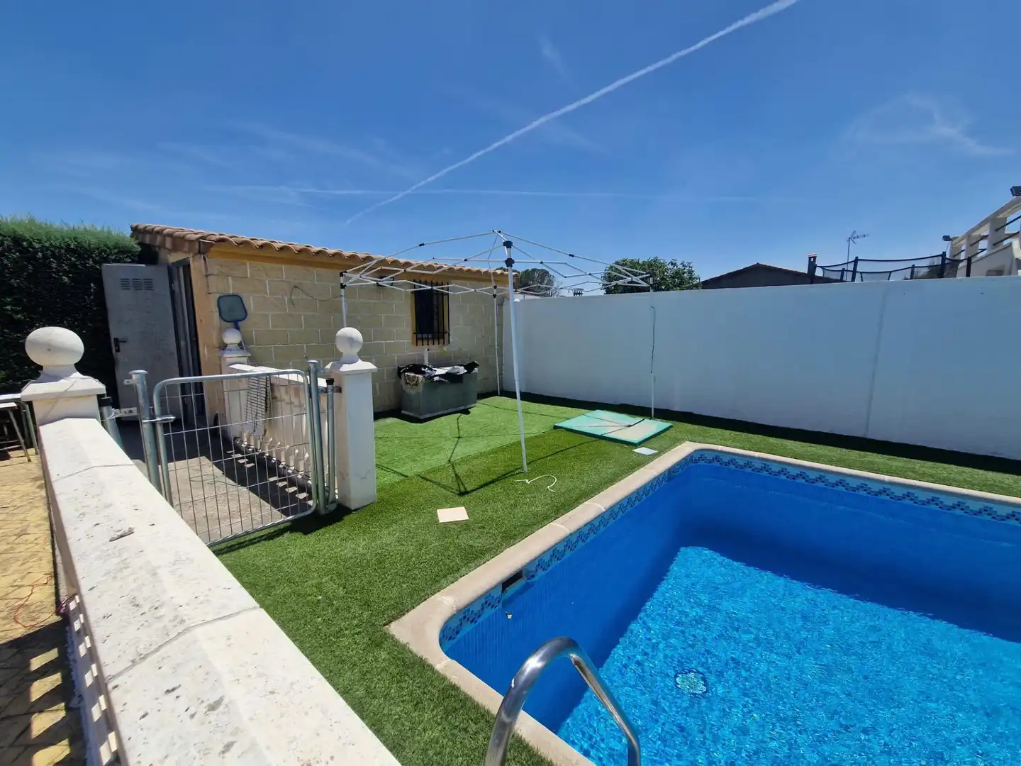 Swimming pool of Houses for sale in Palomeque  with Heating, Private garden and Storage room
