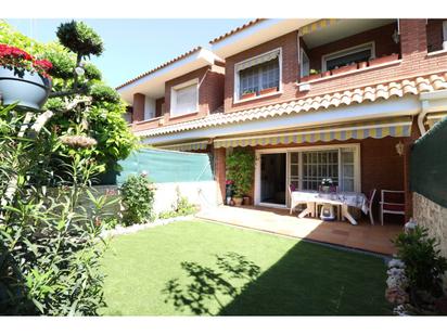 Jardí de Casa o xalet en venda en Cerdanyola del Vallès amb Aire condicionat i Terrassa