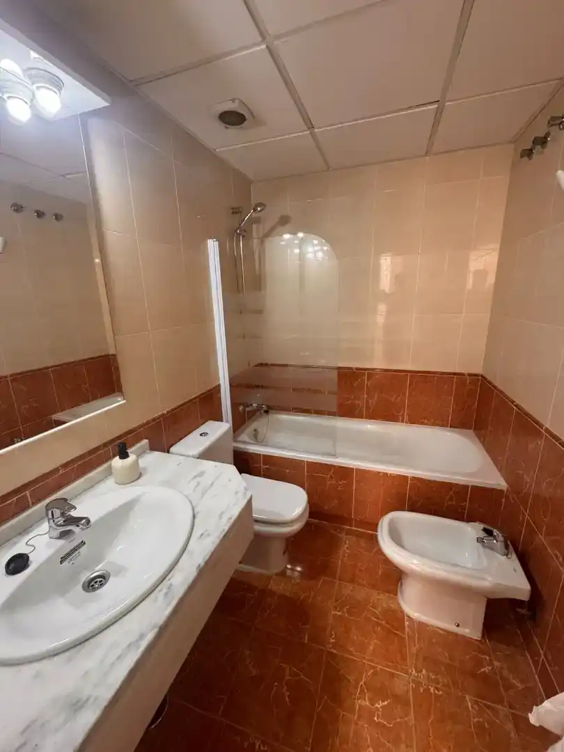 Badezimmer von Wohnung zur Miete in Vícar mit Klimaanlage