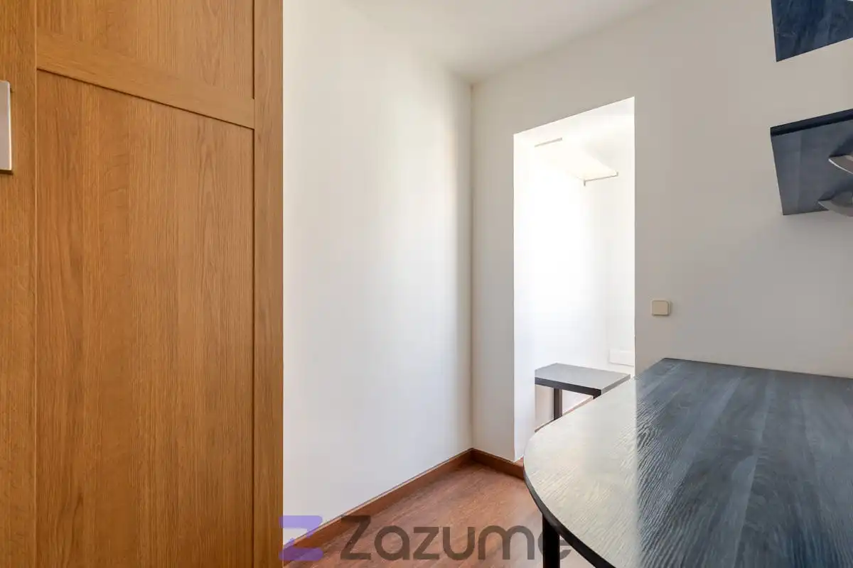 Habitación de Piso de alquiler en Madrid con Calefacción, Amueblado y Horno