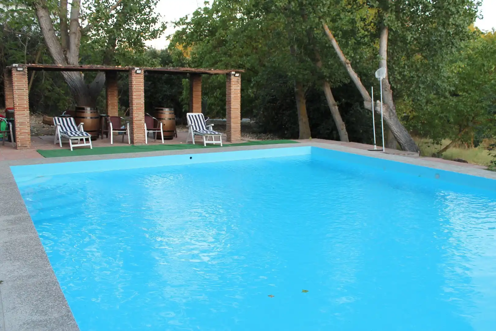 Casa rústica amb piscina en venda a Partidas Norte