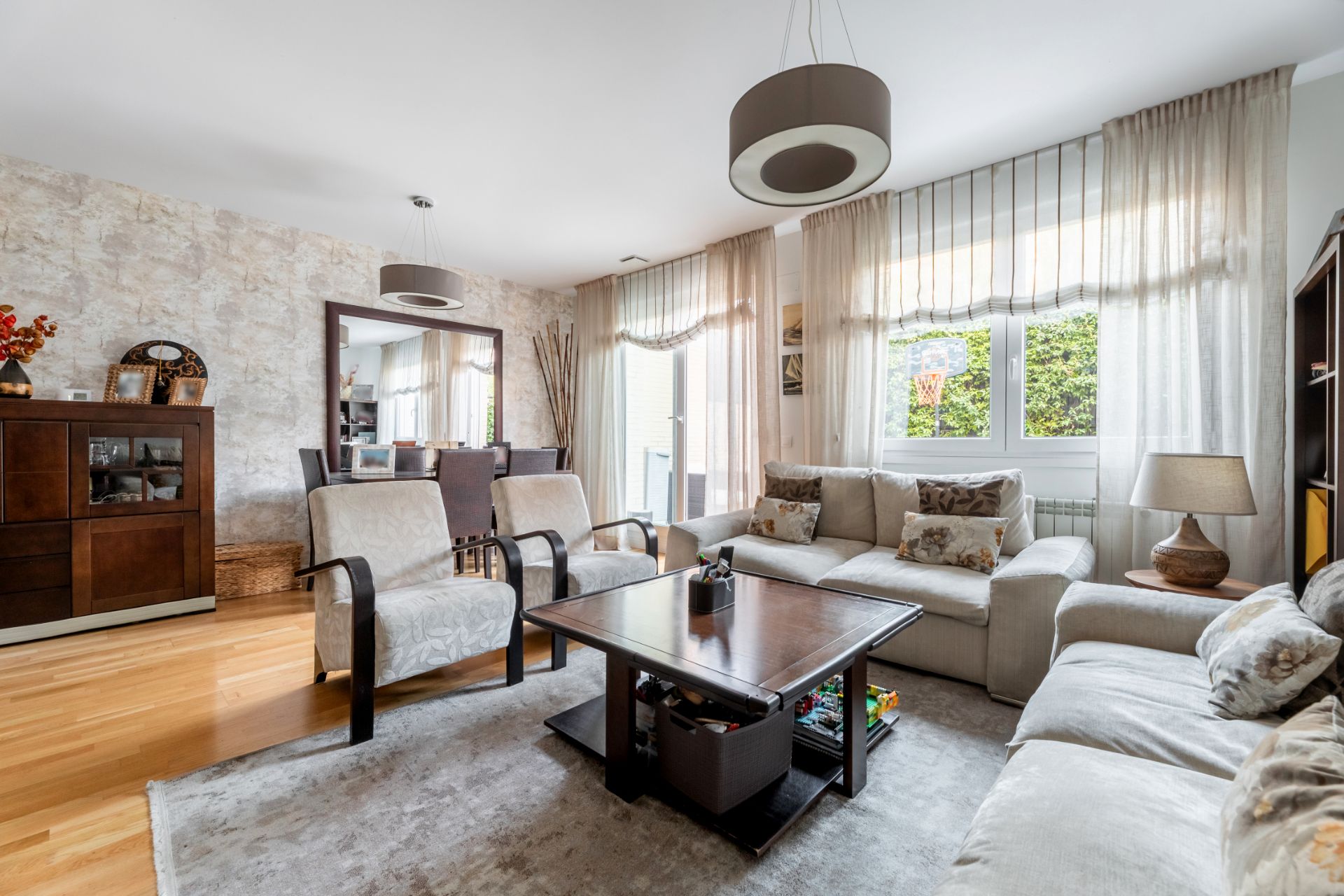 Living room of House or chalet for sale in  Madrid Capital  with Air Conditioner, Heating and Private garden