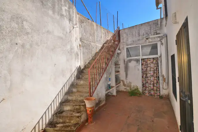 Vista exterior de Casa adosada en venda en Faraján amb Terrassa, Traster i Balcó
