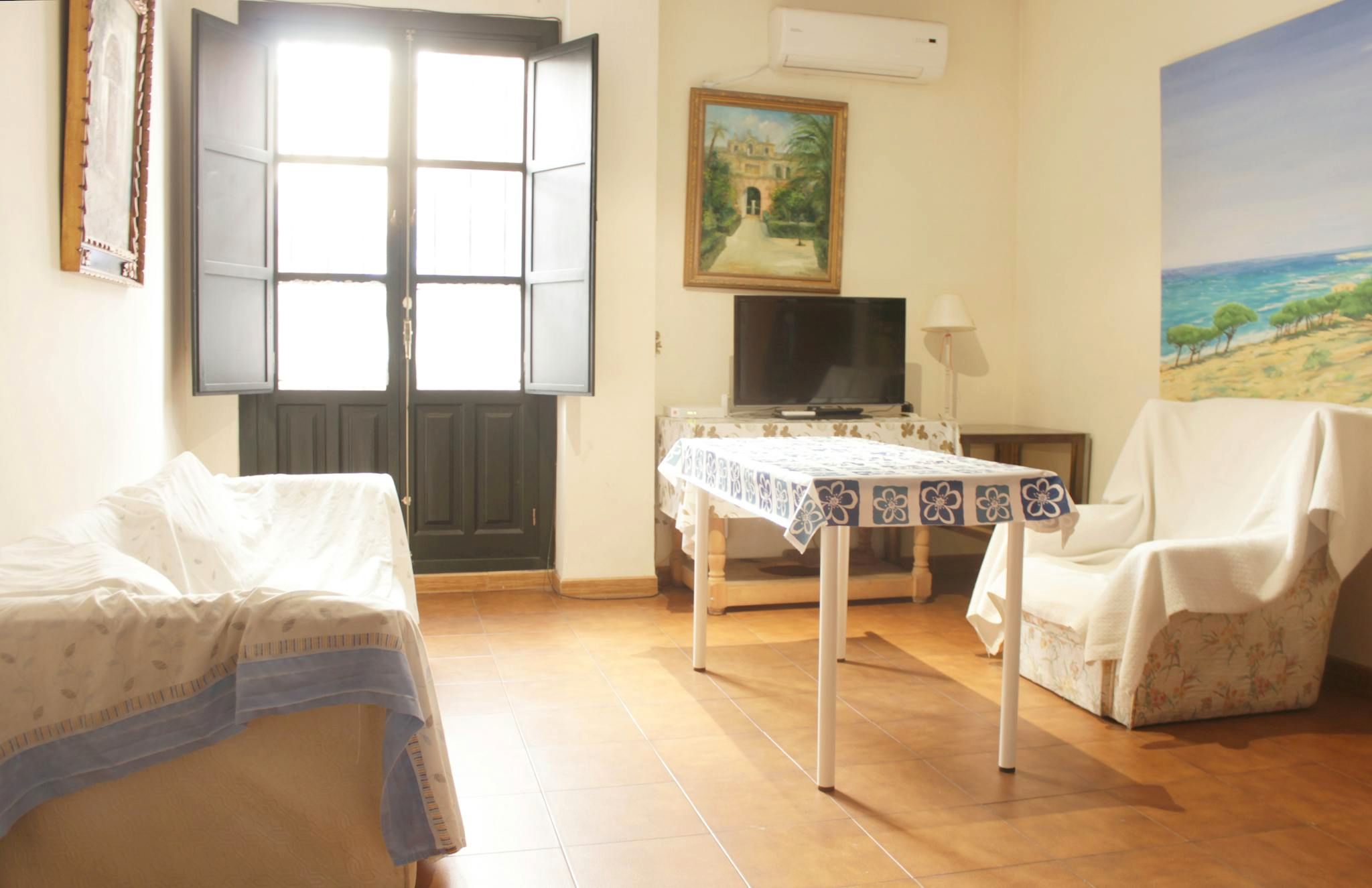 Dormitori de Pis de lloguer en  Sevilla Capital amb Aire condicionat, Calefacció i Jardí privat