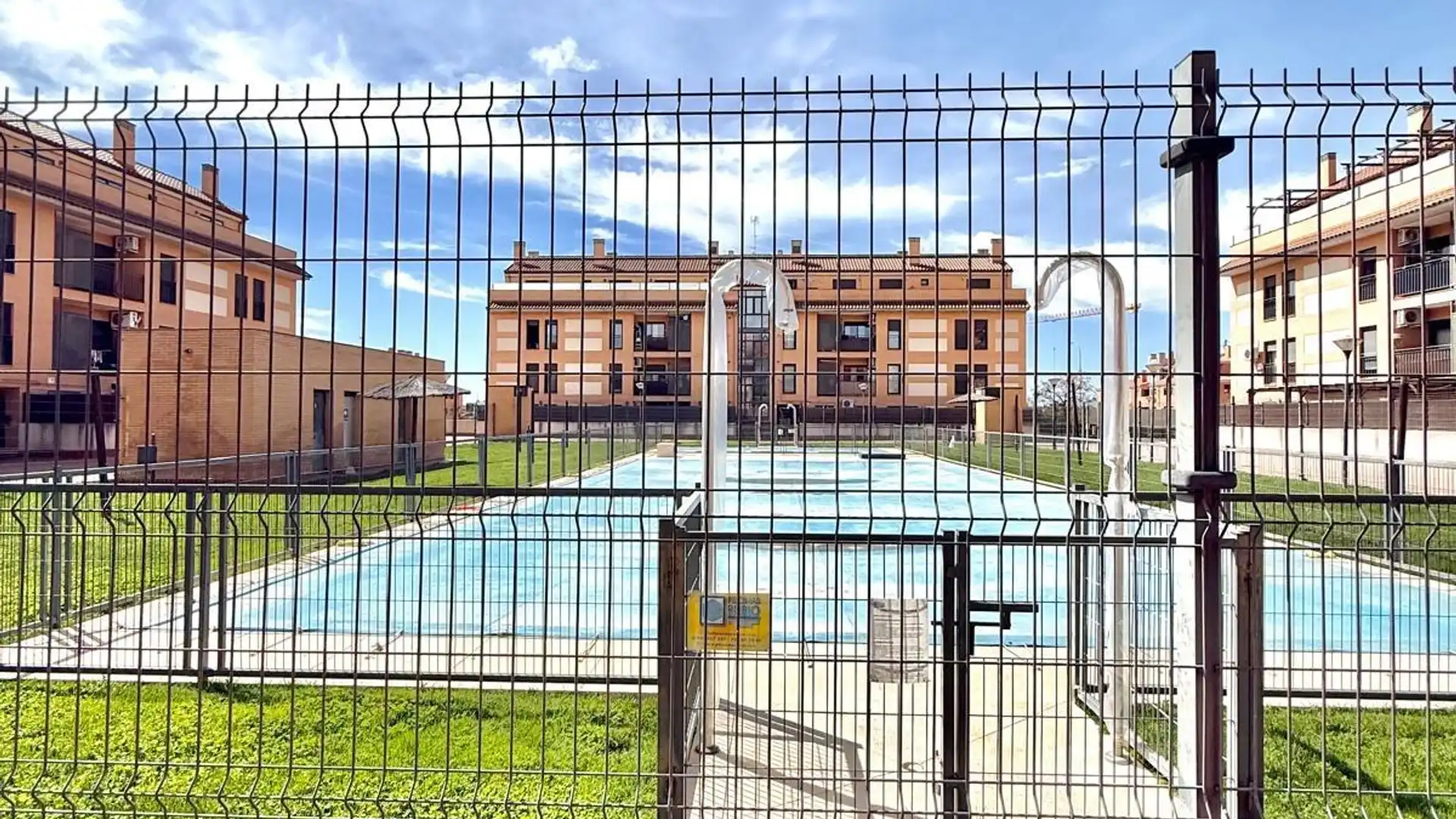 Swimming pool of Flat for sale in Illescas  with Private garden, Terrace and Community pool