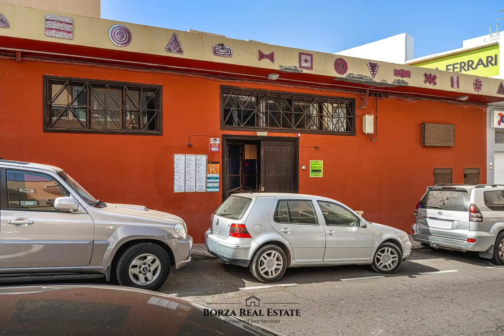Vista exterior de Local de lloguer en Granadilla de Abona amb Aire condicionat i Moblat