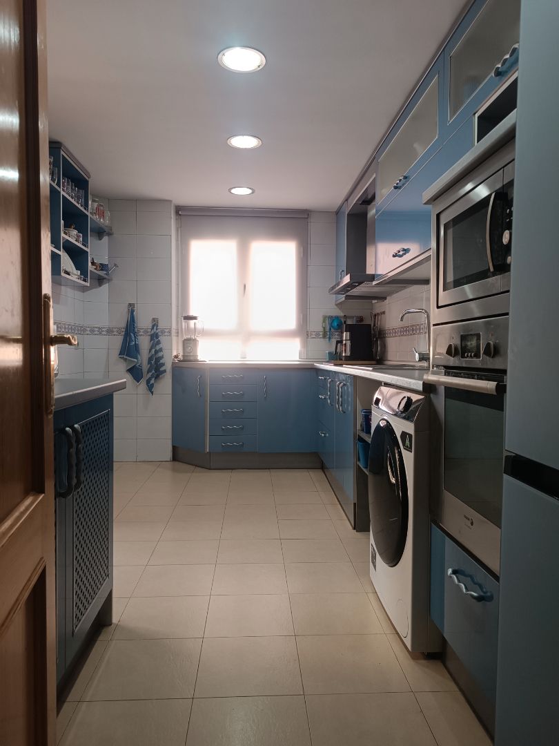 Kitchen of Flat for sale in Parla  with Heating, Parquet flooring and Balcony