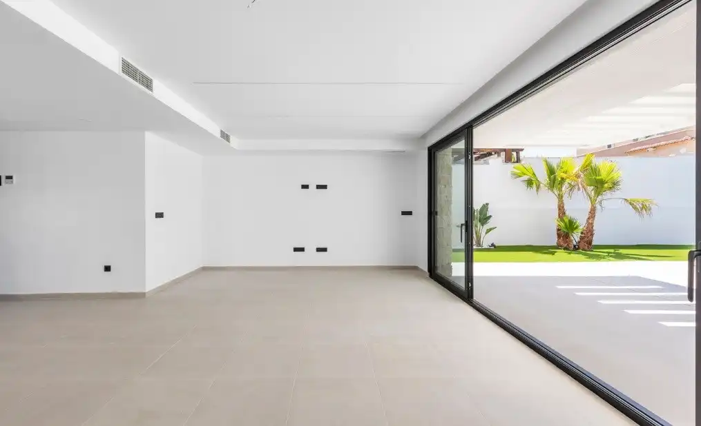 Houses for sale in Torrevieja  with Air Conditioner, Private garden and Terrace