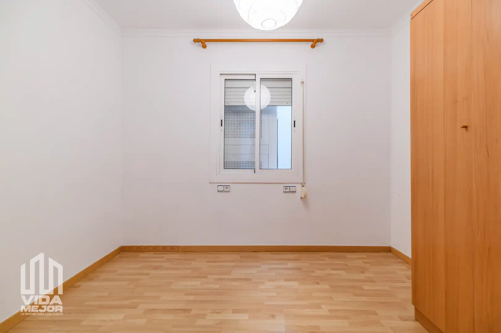 Dormitori de Pis en venda en Vilanova i la Geltrú amb Parquet i Balcó