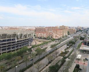 Vista exterior de Àtic de lloguer en  Valencia Capital amb Aire condicionat, Calefacció i Parquet