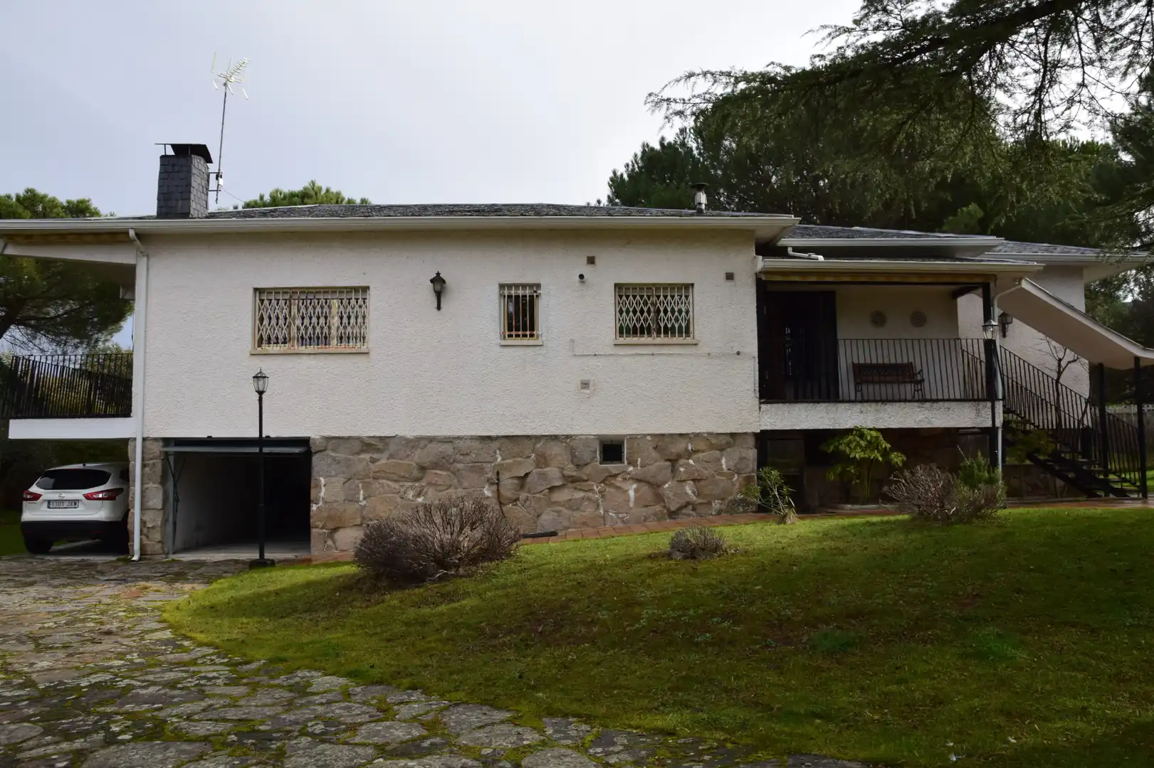 Exterior view of Houses for sale in Moralzarzal  with Heating, Private garden and Terrace