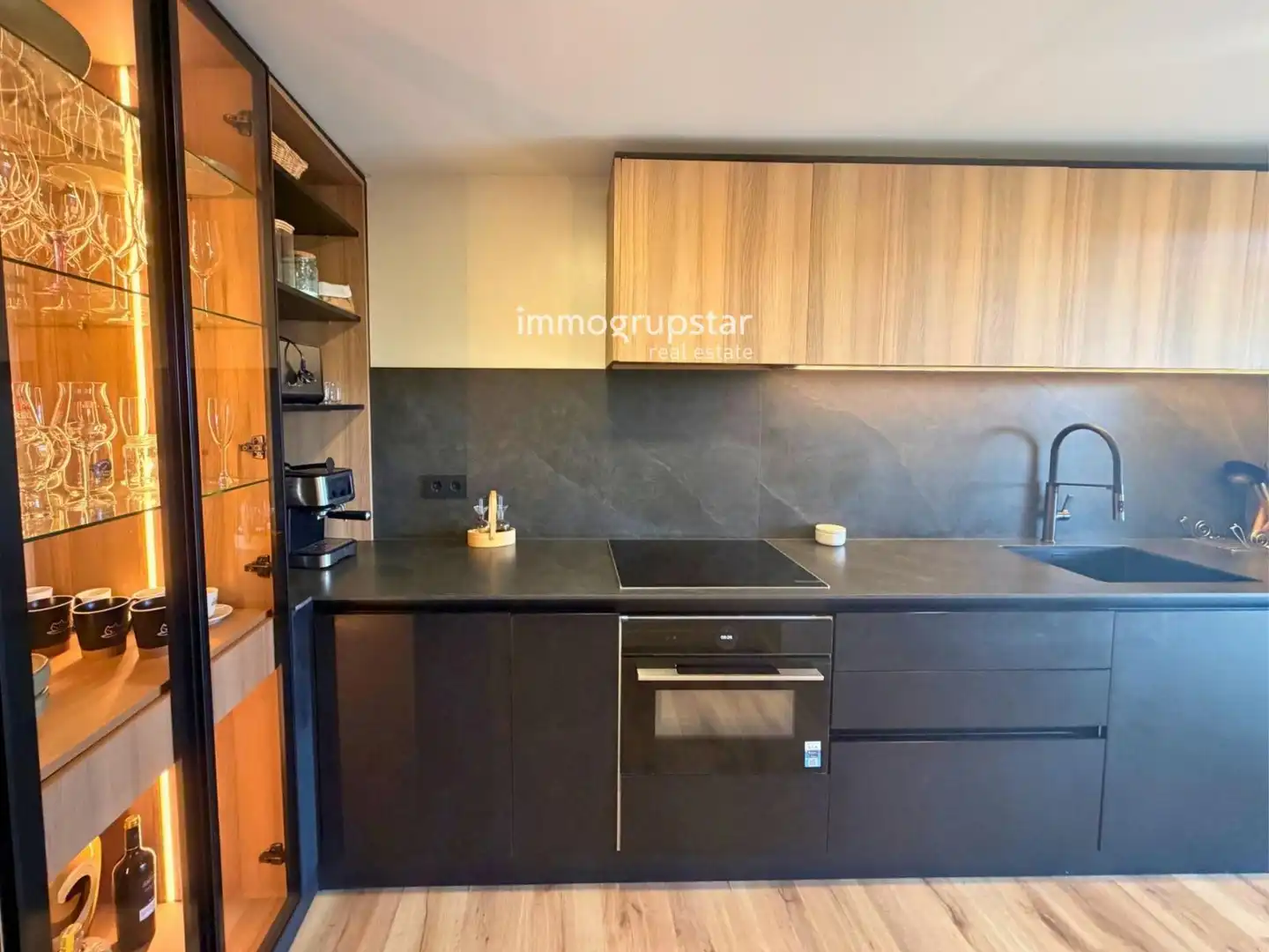 Cuina de Apartament en venda en Castell d'Aro, Platja d'Aro i s'Agaró amb Aire condicionat, Calefacció i Terrassa