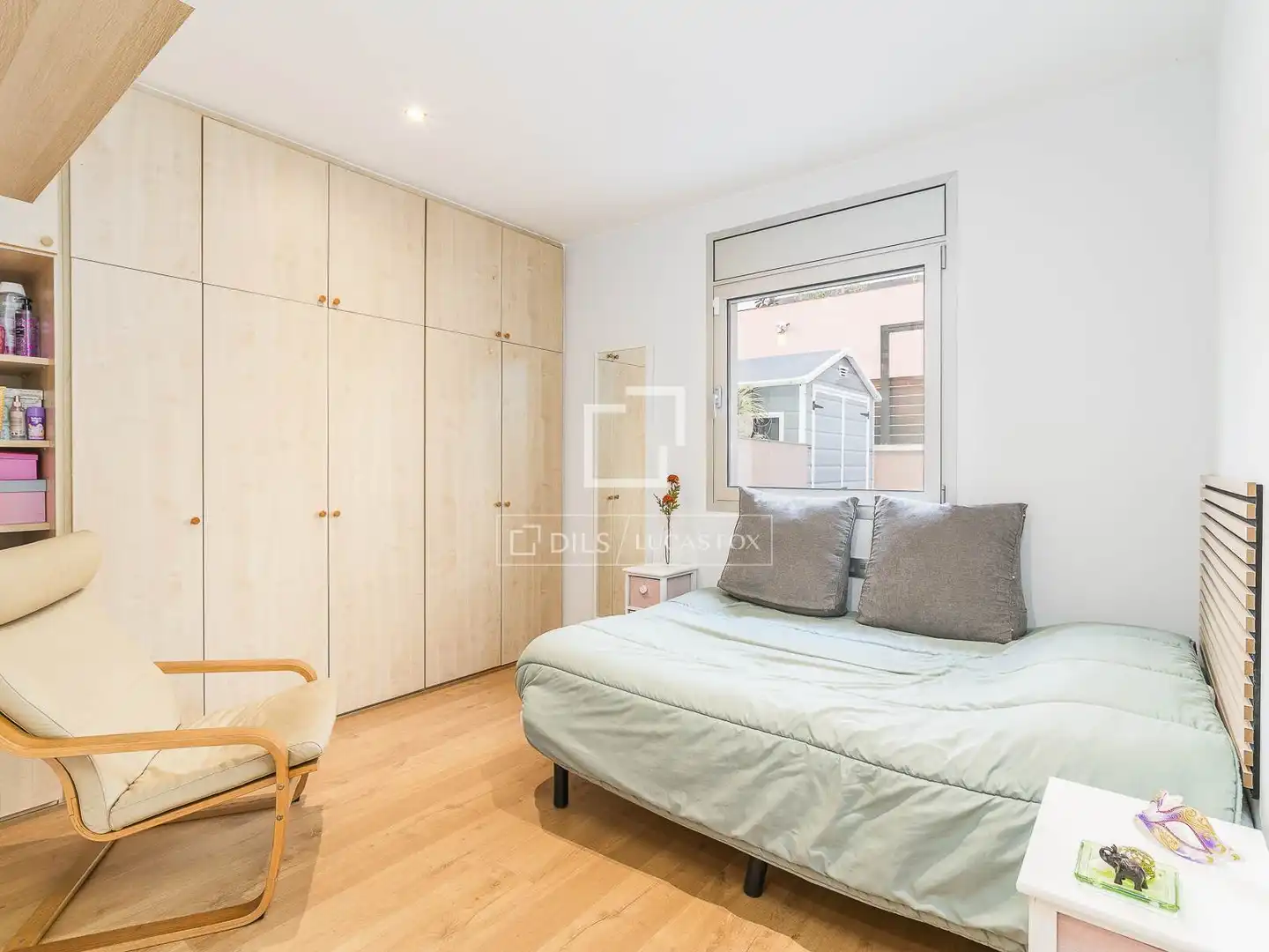 Bedroom of Flat for sale in Barcelona  with Air Conditioner, Terrace and Storage room