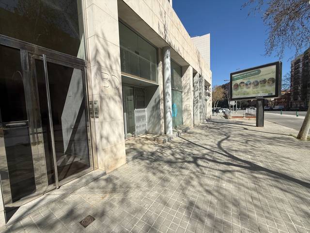 Local comercial en Alquiler en Can Puiggener