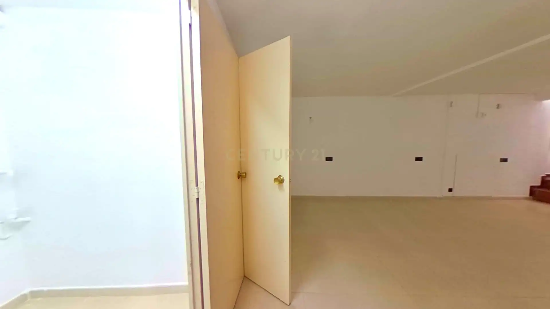 Local en venda a Mestre Vilarrubla, 26, Corbera de Llobregat