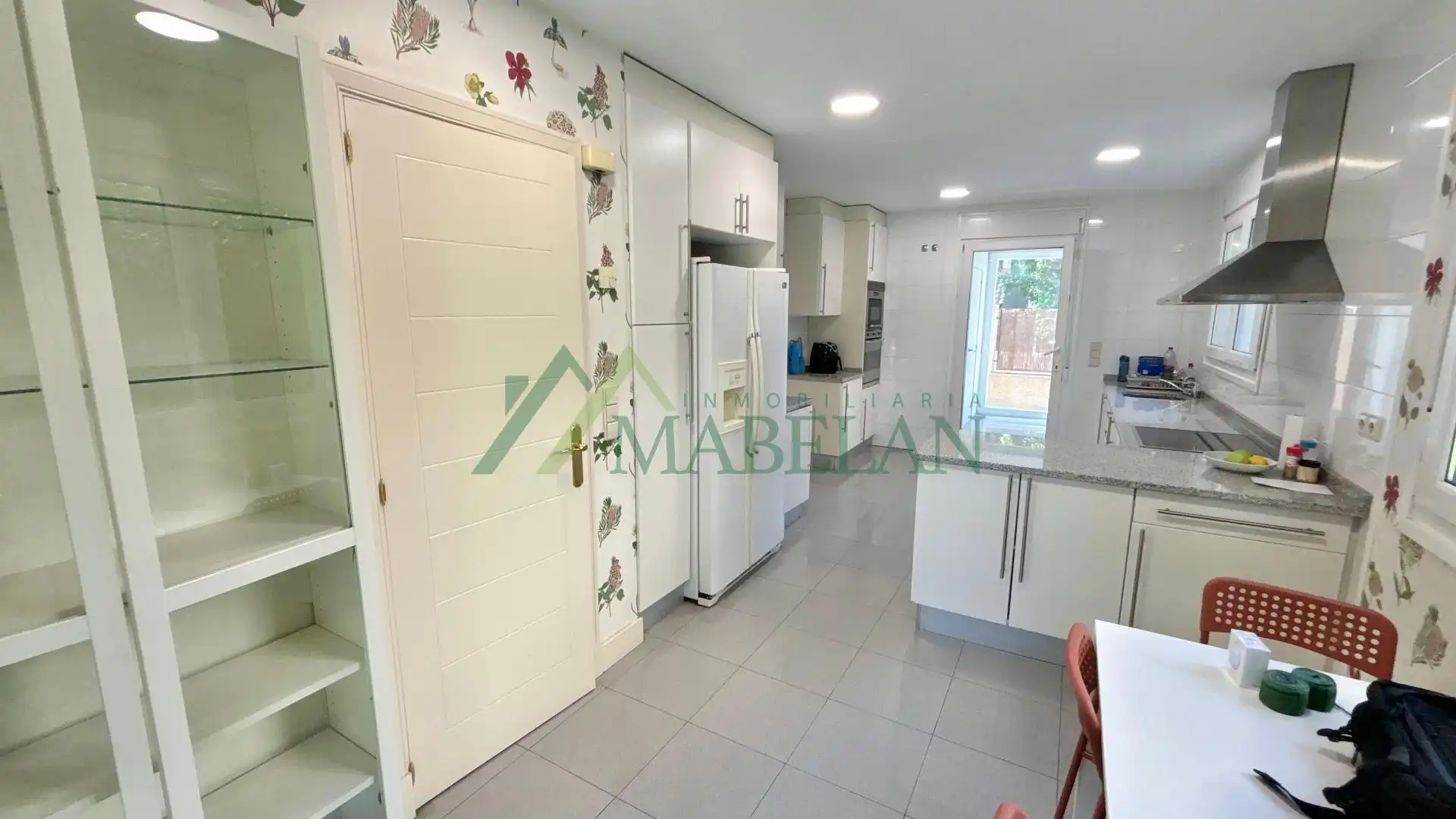 Küche von Einfamilien-Reihenhaus zur Miete in Madrid mit Klimaanlage, Privatgarten und Terrasse