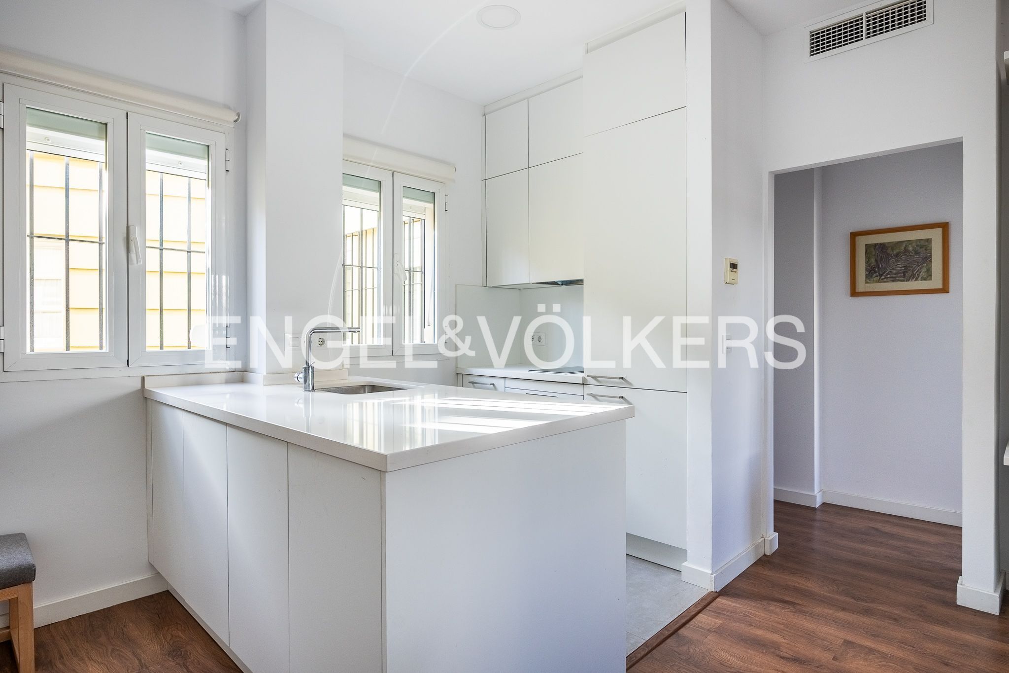 Kitchen of Flat for sale in  Sevilla Capital  with Air Conditioner, Heating and Storage room