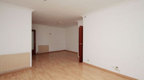 Foto 3 de Piso en venta en Pj Castellón, Ca n'Oriol, Rubí