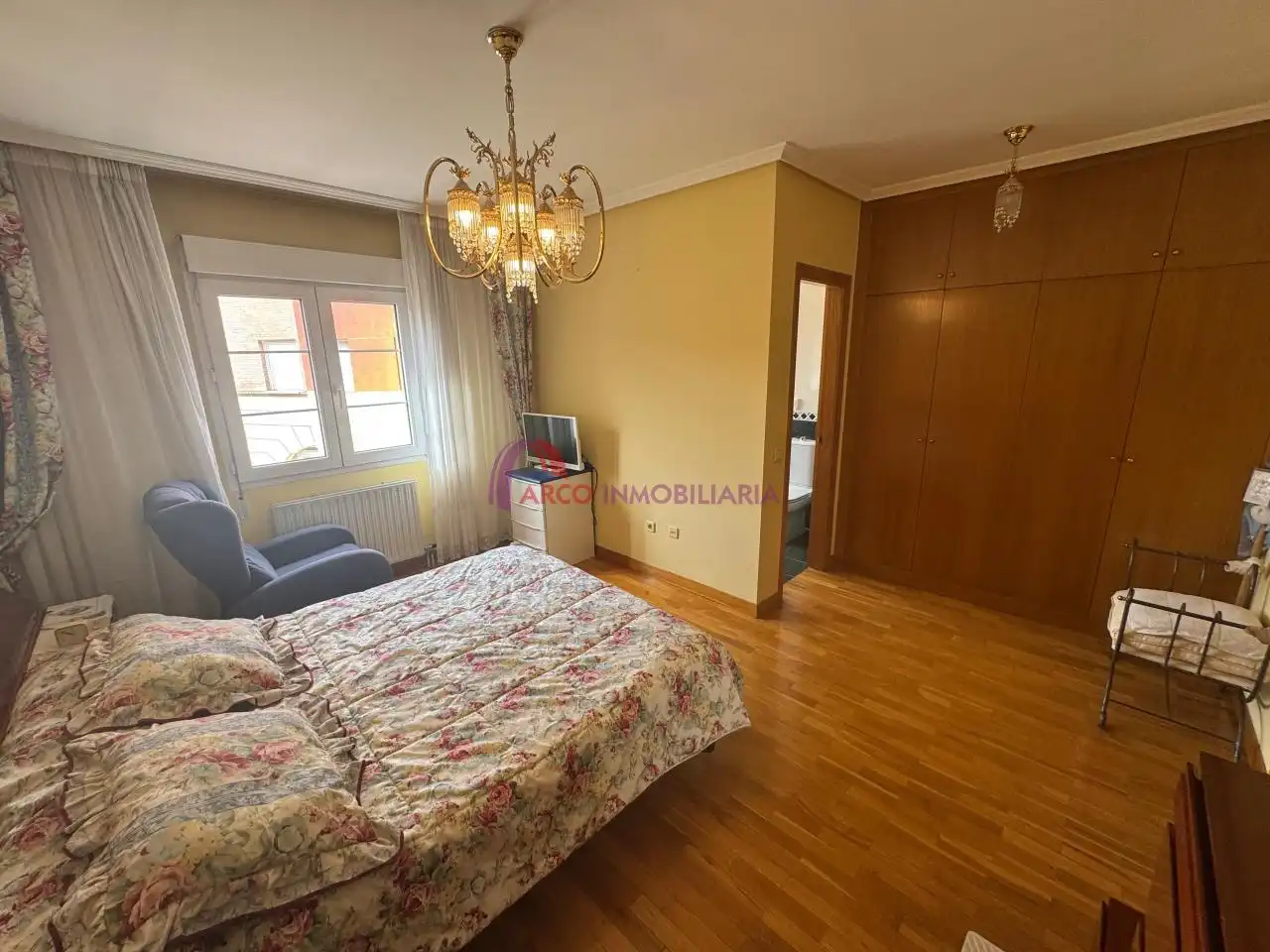 Habitación de Casa o chalet en venta en Alfoz de Quintanadueñas con Calefacción, Jardín privado y Amueblado