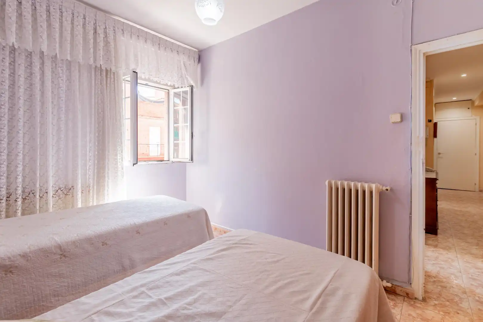 Habitación de Apartamento en venta en Madrid con Calefacción
