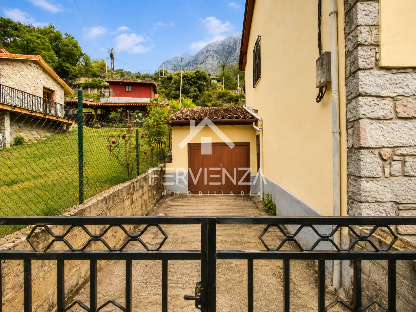 Vista exterior de Casa o chalet en venta en Teverga