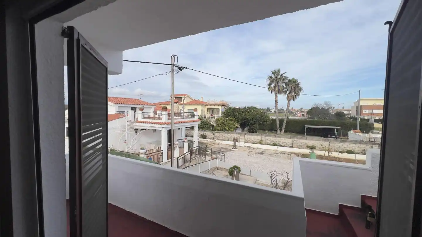 Vista exterior de Casa o xalet en venda en Benicarló amb Aire condicionat, Jardí privat i Terrassa