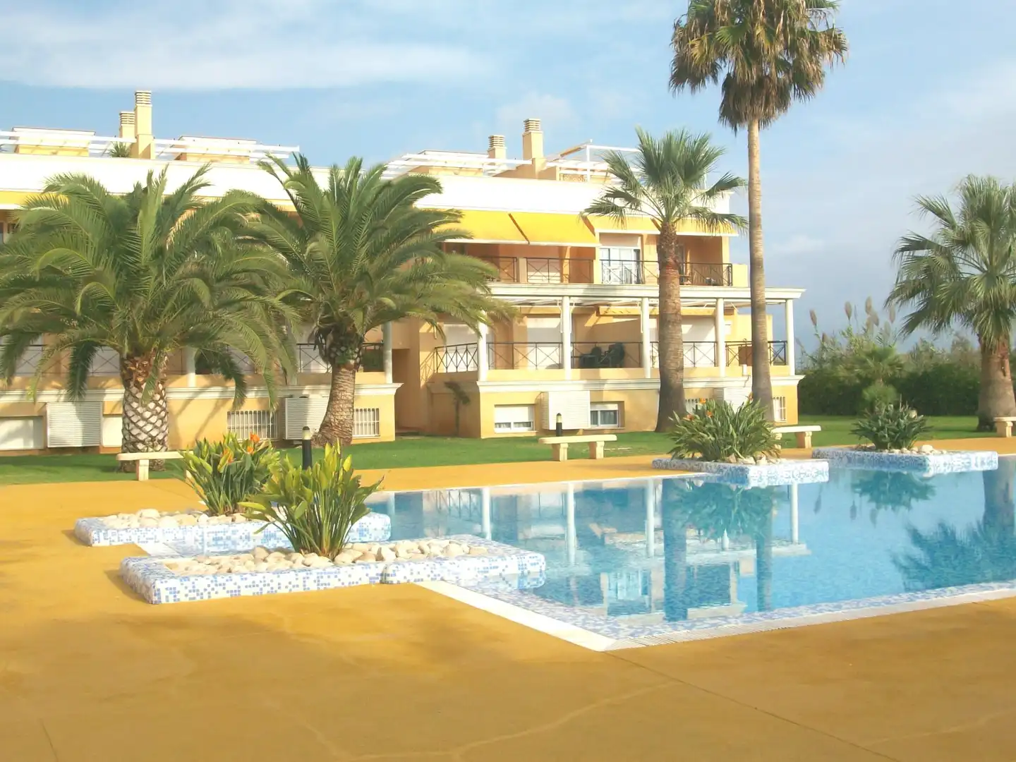 Piscina de Apartament de lloguer en Oliva amb Aire condicionat, Calefacció i Terrassa