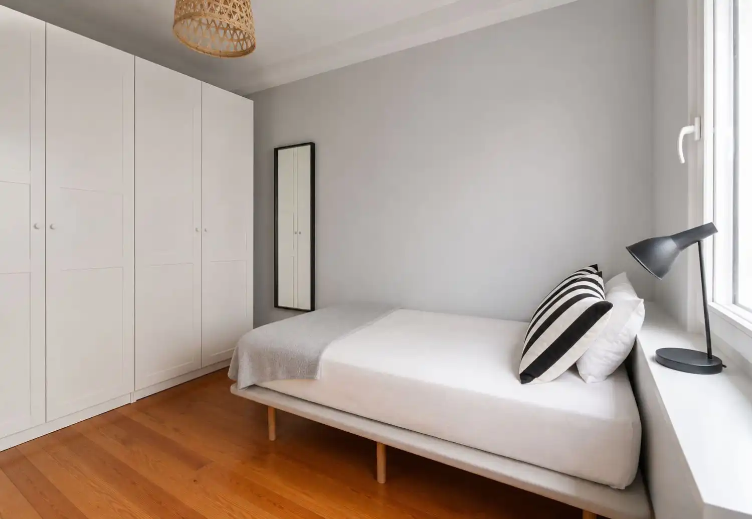 Habitación de Piso de alquiler en Vitoria - Gasteiz con Calefacción, Parquet y Amueblado