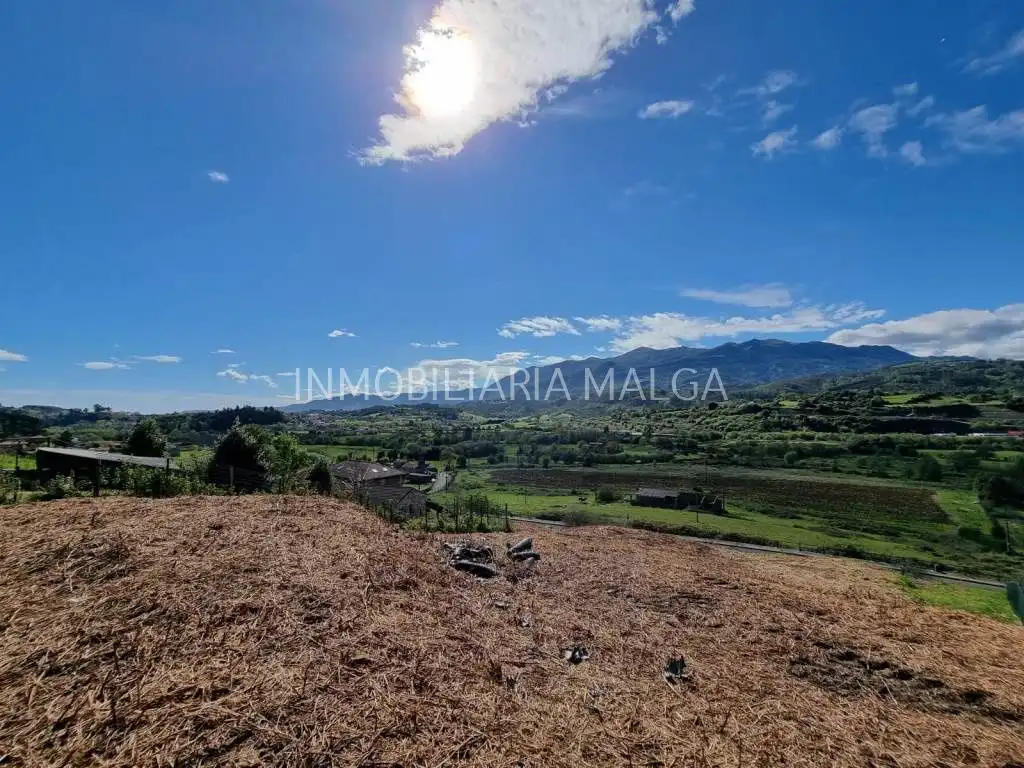 Terreny residencial en venda a Colunga